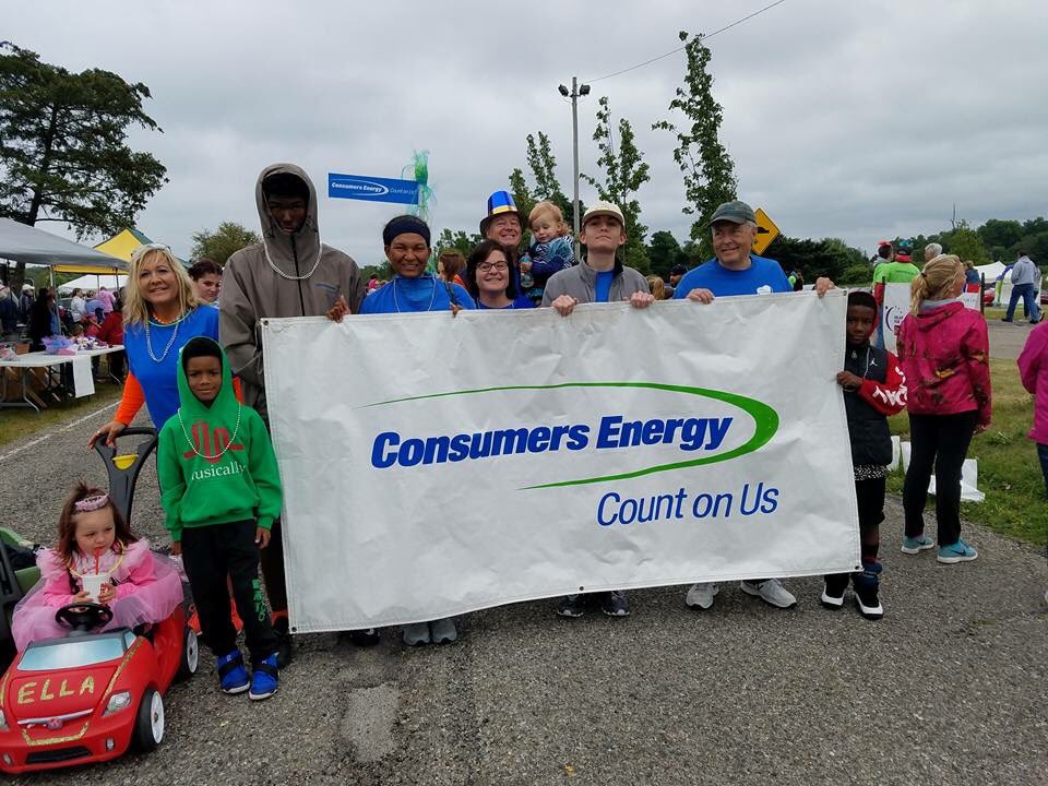 BloodworthCare's tweet photo. Proud of my @ConsumersEnergy coworkers supporting #JacksonMI @AmericanCancer @RelayForLife #CEVolunteers #relayforlife2017 https://t.co/lGscxJJATY