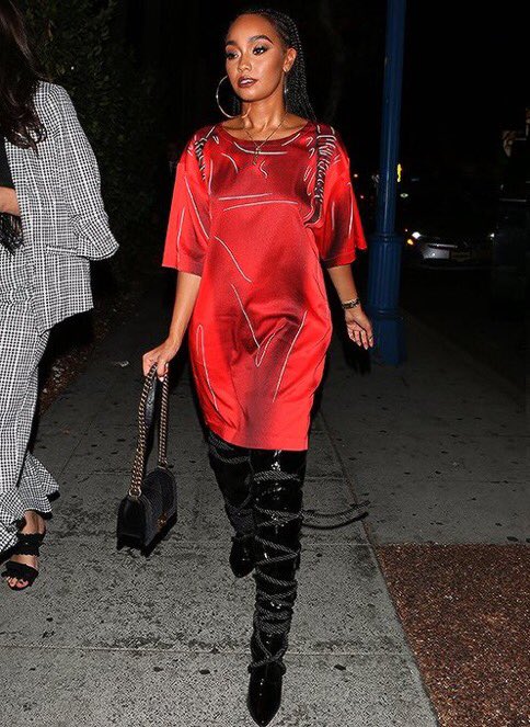 update_Leigh's tweet photo. 📸 Leigh arriving to Karlie Kloss  birthday party in Los Angeles last night #3 https://t.co/NYix2XXxO6