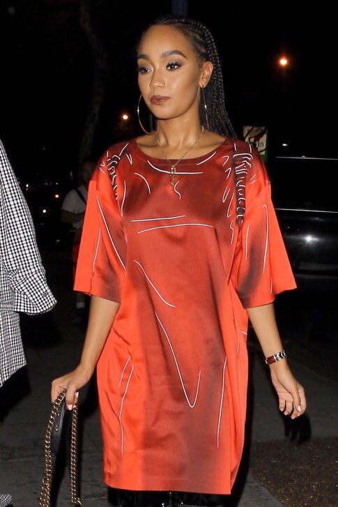 update_Leigh's tweet photo. 📸 Leigh arriving to Karlie Kloss  birthday party in Los Angeles last night #3 https://t.co/NYix2XXxO6