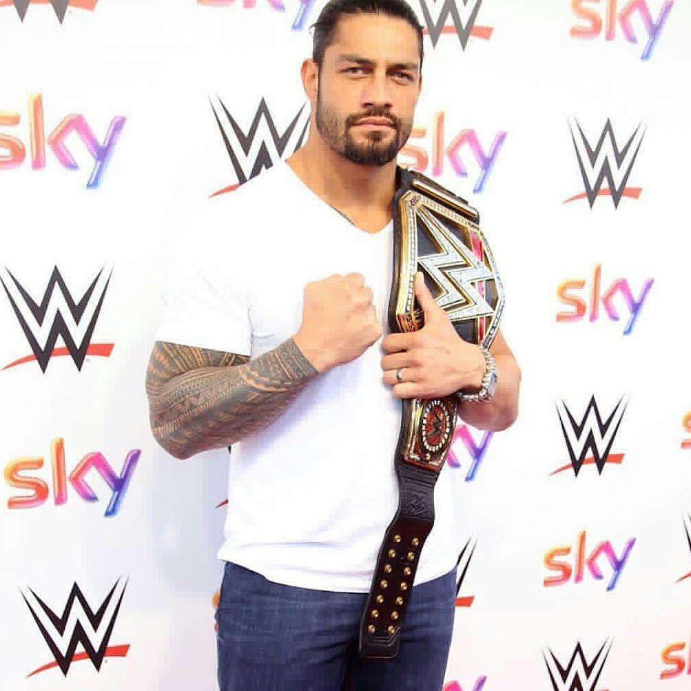 shoaibazam1995's tweet photo. 👉Inshaallah Reigns you will be the next #Universal_Champion😊💪✌✌✌ https://t.co/coirNQdPys
