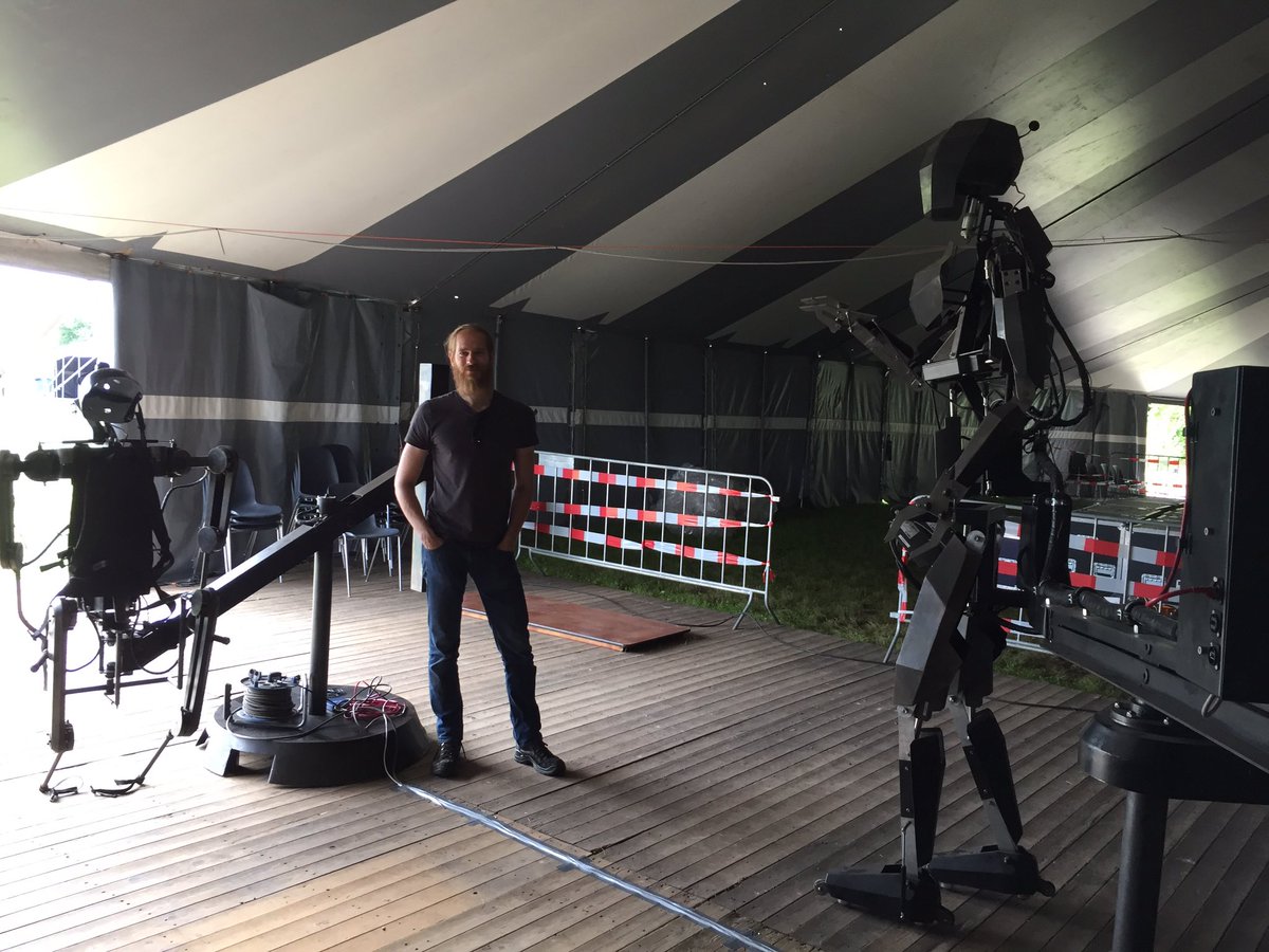 Cvthof's tweet image. Cool exoskelet #androidhumanoid at #SHA2017