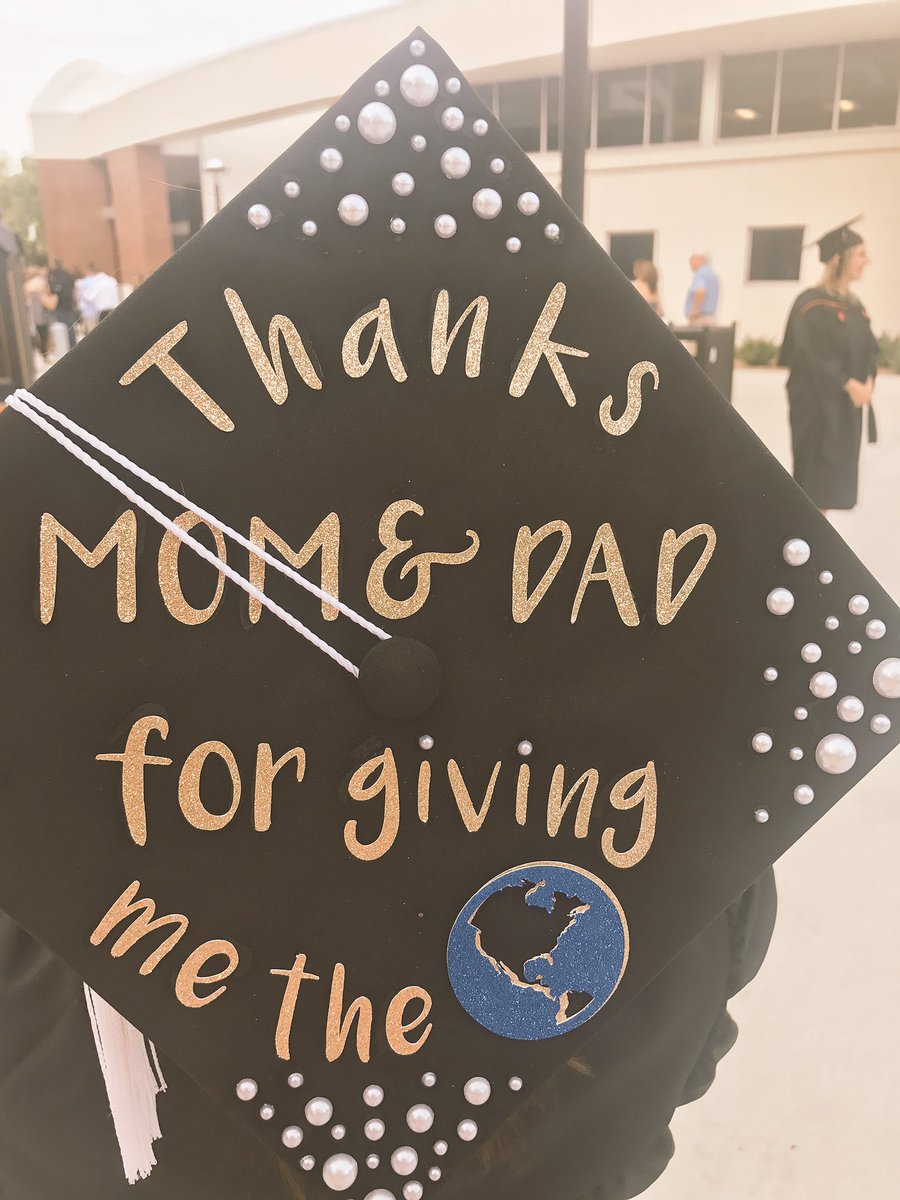 Corbett201212's tweet photo. The day has finally come. #UFGrad 🐊 https://t.co/7SZQhotNkF