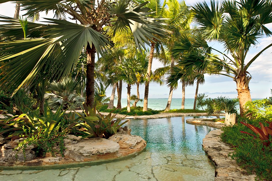 GroupLuxe's tweet photo. This Saturday we're dreaming of this Bajan outdoor pool with views of the sea.  #summer #landscapearchitecture #luxuryproperty https://t.co/OYCMcOAVu8