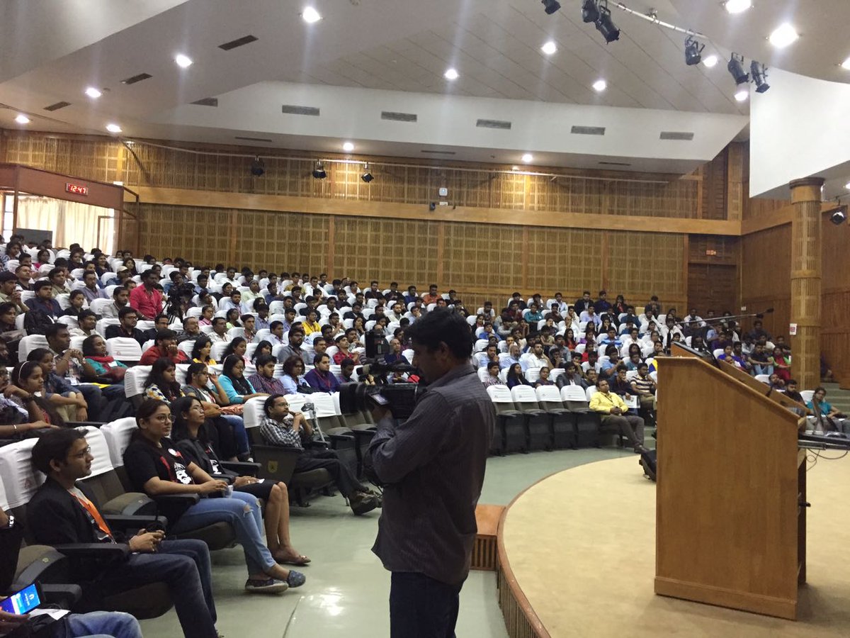 iimbEximius's tweet photo. Amazing houseful session by Lenskart CEO Peyush Bansal! Stay tuned for more! @IIM_Bangalore
#Eximius17 #KickstartAndFly https://t.co/Ftju9ajW1m
