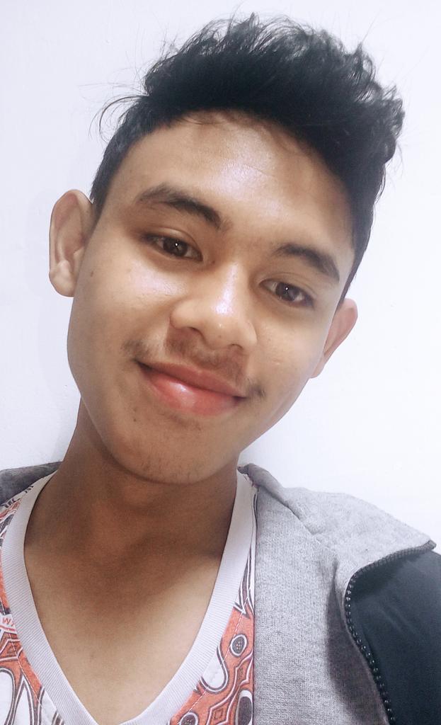 RahmatH84029921's tweet photo. Mari kenalan sayang
#ngento #sange #crotnikmat https://t.co/R9Fdayk7mT