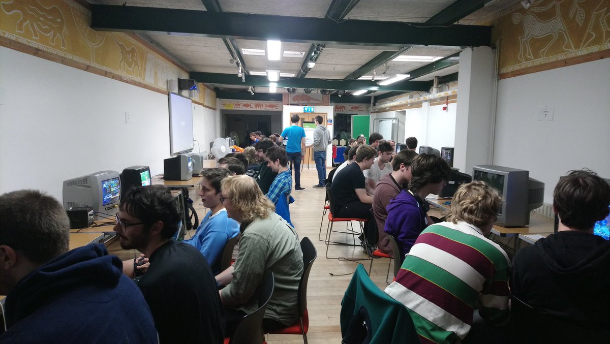Team_InfiniteUK's tweet photo. Doubles is starting in under 10 minutes! https://t.co/mvNGjL81r9