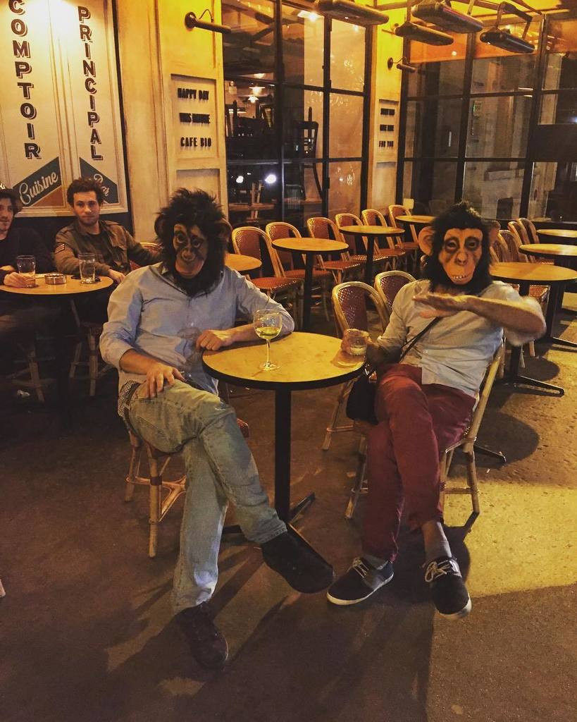 RemiGig's tweet photo. When monkeys are leaving... #monkeys #leavingparty #leavingdrinks #paris #nomorecolleagues #thursdaynight #monkeyt… https://t.co/KfWfeEW2xN https://t.co/UOElMWvKs5