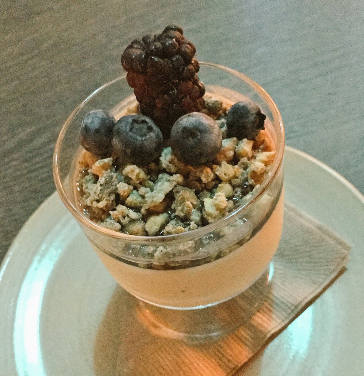 New food menu. <a href="/thesoloclub/">The Solo Club</a>. Love it. Kofta sliders seasoned perfectly. Candied pistachios on panna cotta. Nice. #PDX #PORTLAND #PDXEATS