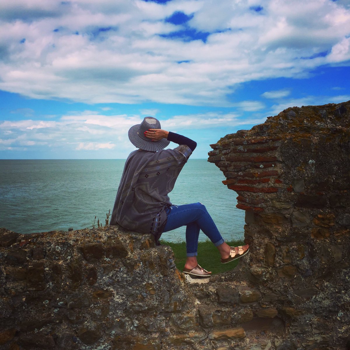 style_venturer's tweet photo. What great views of Herne Bay from the Reculver Towers
#bluesky #seaview #clouds #sea #skywatcher #travel #travelblogger #travelstyle https://t.co/NuuYNMZULV
