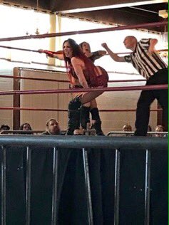 EnrapturedRcse's tweet photo. I got my wish. Chicago let me play with @RayningMonarch! #SHIMMER92 https://t.co/Noiro1hny0