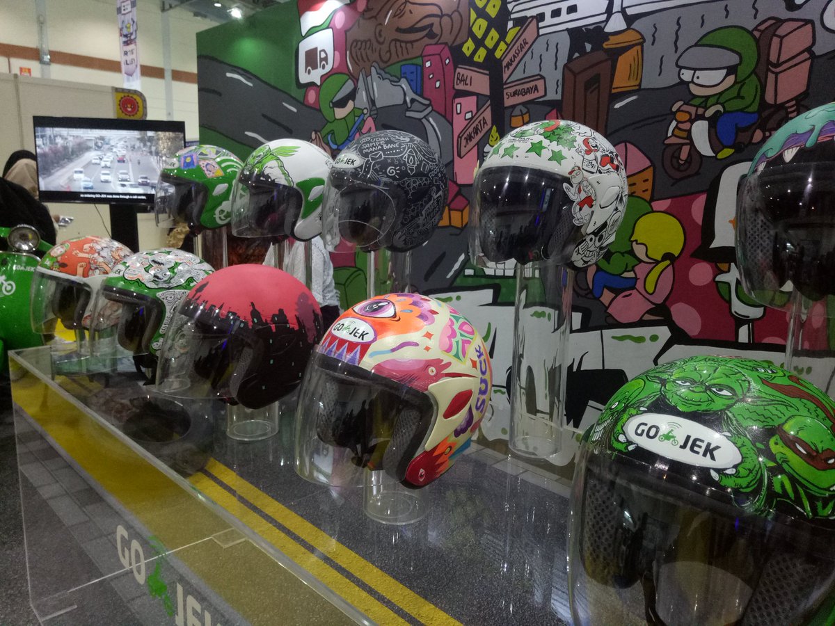 gojekindonesia's tweet photo. Kunjungi booth kami di #PopconAsia JCC, Senayan 5-6 Agustus 2017 untuk melihat helm-helm unik dan kreatif ini. #GOJEKxPopcon2017 https://t.co/WMLwsK4kpL