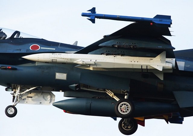 OpexNews's tweet photo. Le #Japon teste un #missile anti-navire dernier cri (vidéo) https://t.co/JcOMyE8BxK #XASM3 #Mitsubishi_Heavy_Industries https://t.co/lrMlt7sOnV