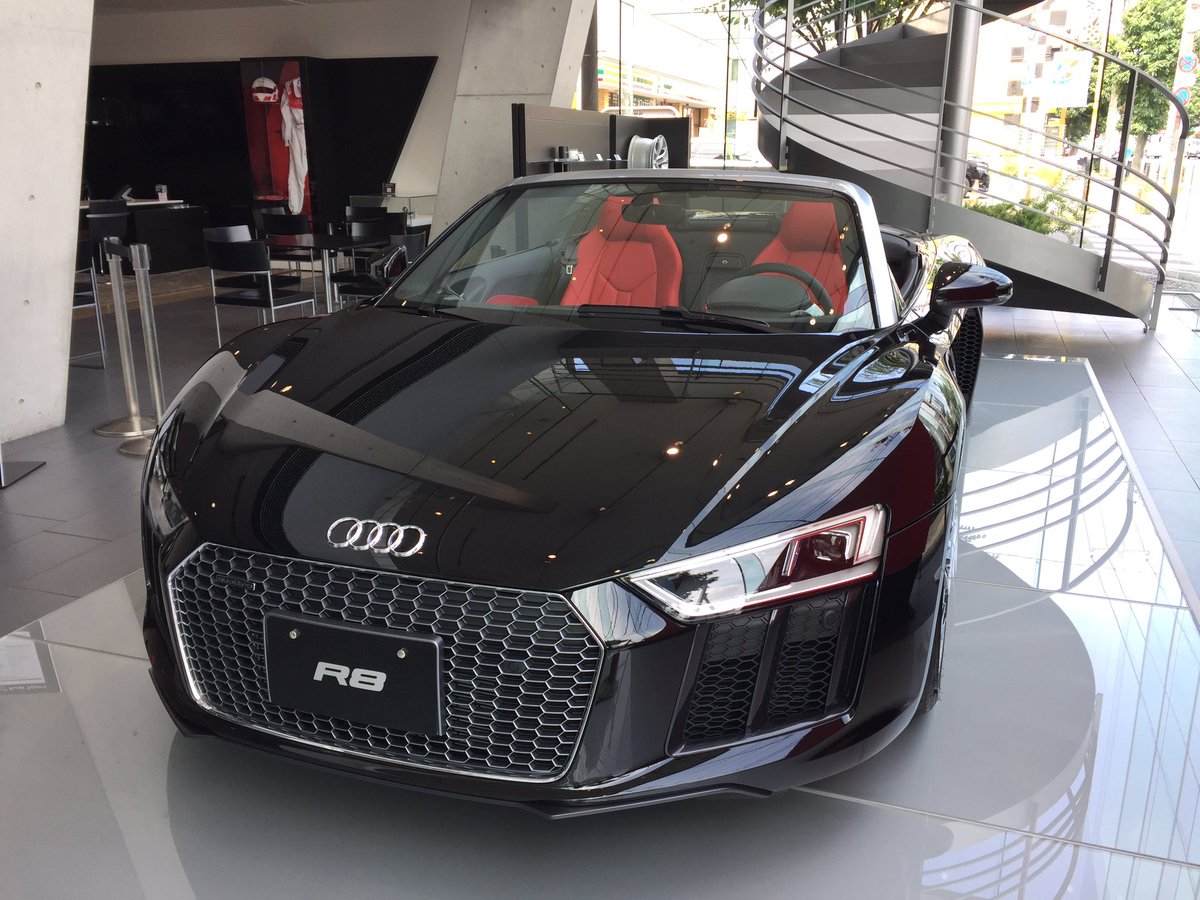 Audi 世田谷 A Twitter Audi世田谷 です 本日 R8 Spyder が展示