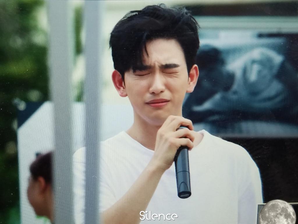 Silence0922's tweet photo. 170805 미니팬미팅 #Jinyoung #진영 #JJProject #Verse2 #내일오늘 #제제프 @jrjyp https://t.co/Xhca0Zwowv