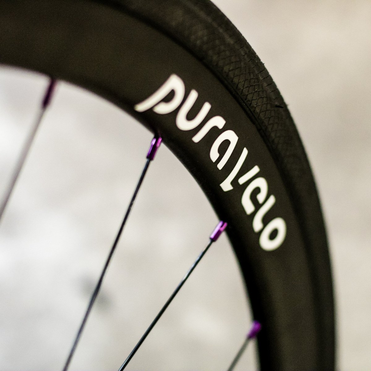 Another disc or rim brake dilemma? Vittoria or Schwalbe too? We all know the only question which actually matters here is - #red or #purple?