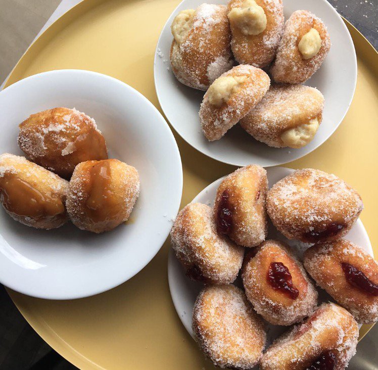 bear_sign's tweet photo. open for biz at Wild and Kind Studio. come say hiya 🍩🍩🍩 https://t.co/Iha3eIt9KH