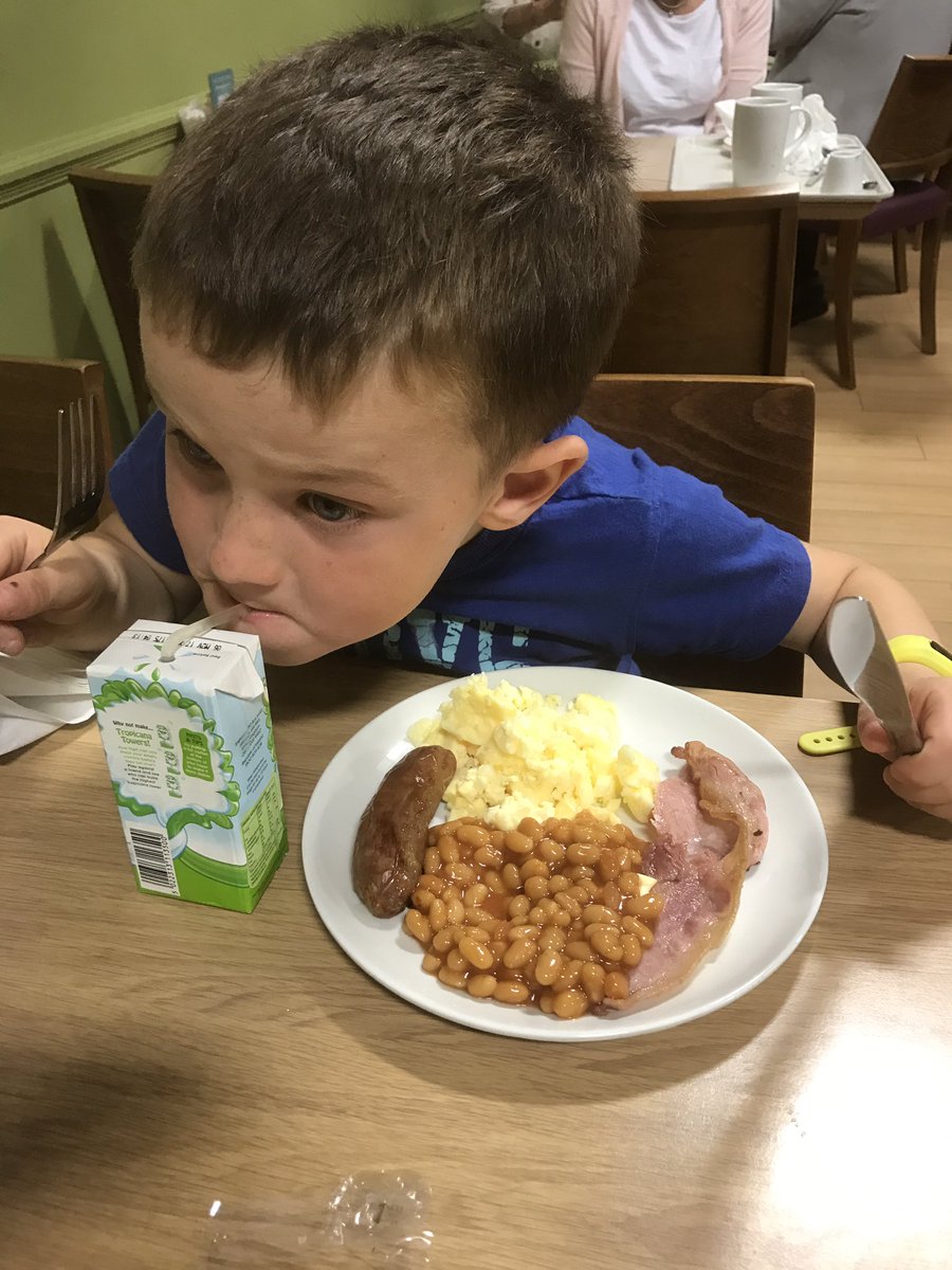 MiniSeadog's tweet photo. Building up some energy before #gameday #PSF @safc @swfc at the Flamingo Land Stadium ⚽️#MiniSeadog #EvoStik https://t.co/6YL3qNzaXv