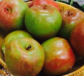 GProIllustrator's tweet image. My painted apples 🍎 in chrome 🎨🎭📽