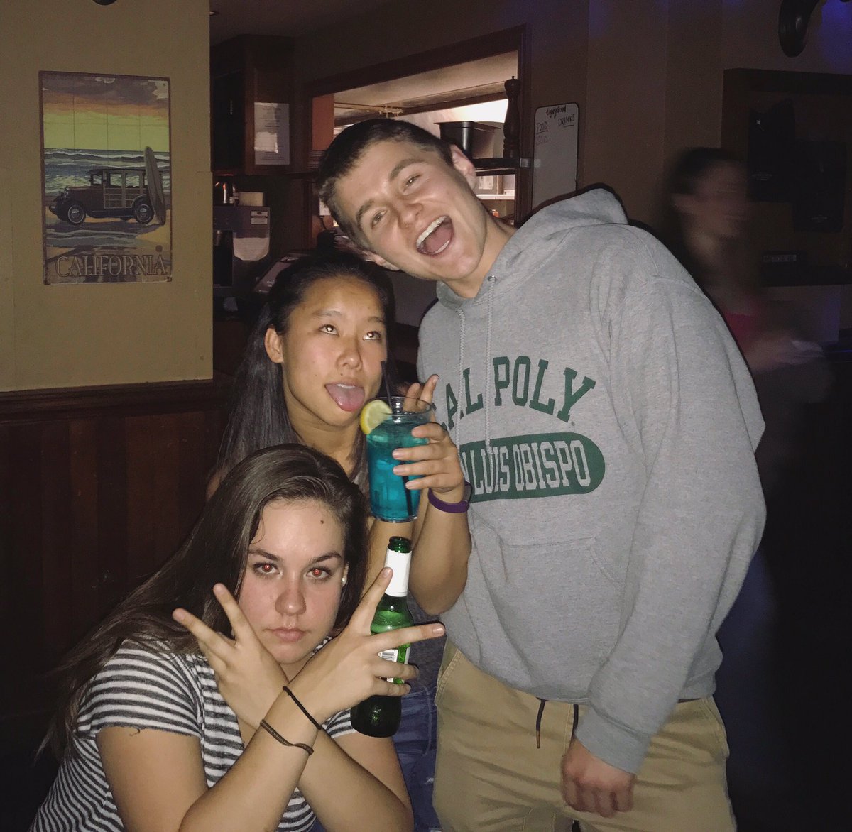 cassarole17's tweet photo. love my friends love downtown @jaxnhp @griffincloonan #motav https://t.co/oeCCfV7Awn