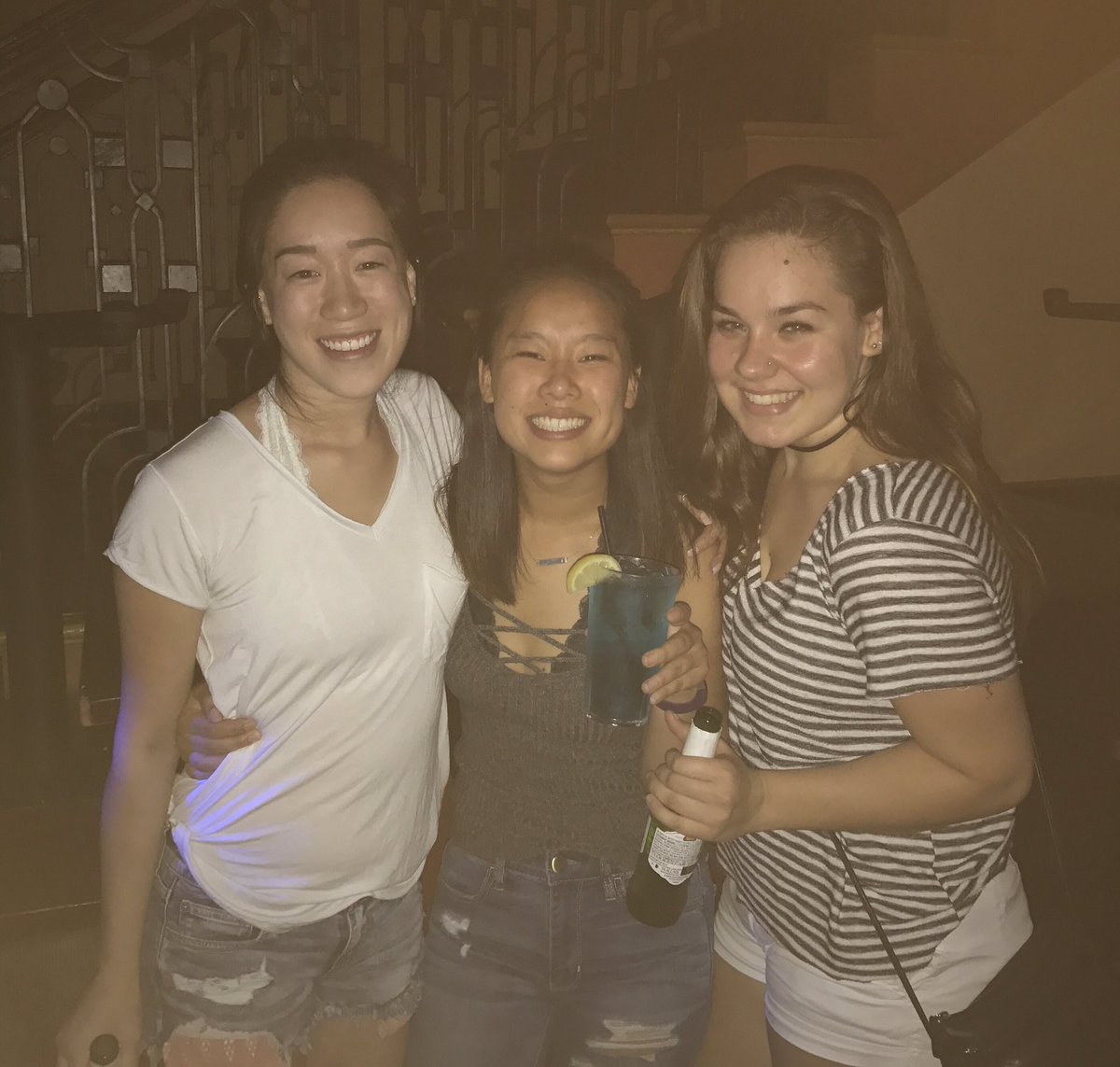 cassarole17's tweet photo. love my friends love downtown @jaxnhp @griffincloonan #motav https://t.co/oeCCfV7Awn