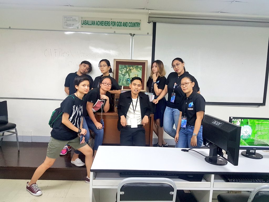 kristalalala_'s tweet photo. Magazine Layout and Content breakout session by @philipdelatorre 🖥
#DLSUCommCon
#CommConExploration
@DLSUCommCon https://t.co/ELhclBJVUY