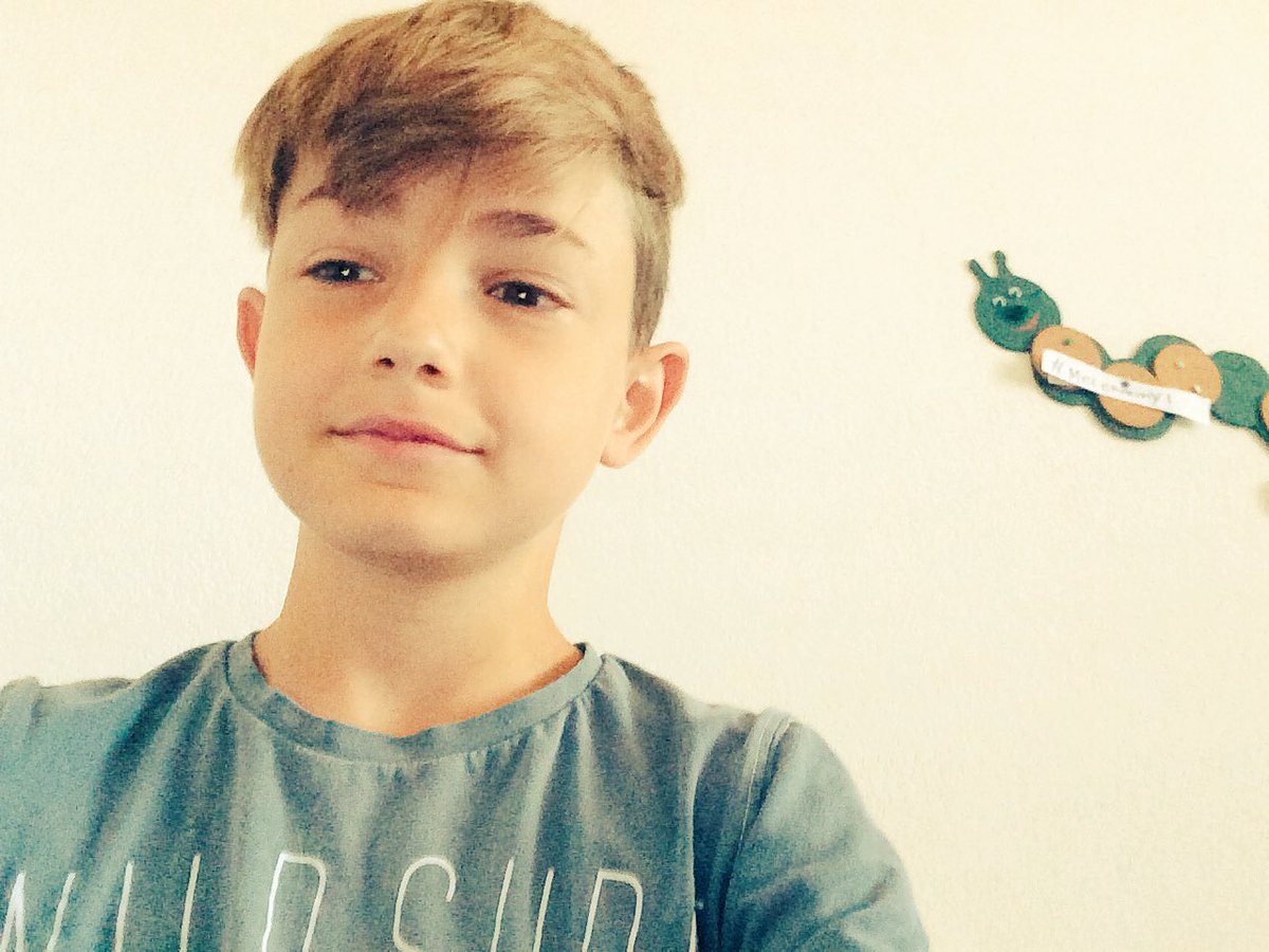 MichaelStrassle's tweet photo. Guten Morgen Leute ich gehe heute in den Subway 13:00 bis 15:00 also das grüssungs viedio wird um 20:00 kommen Fragen Viedio morgen 🍉🍉🍉🍉🍉🍉🍉🍉 https://t.co/jdS3QcCLKE