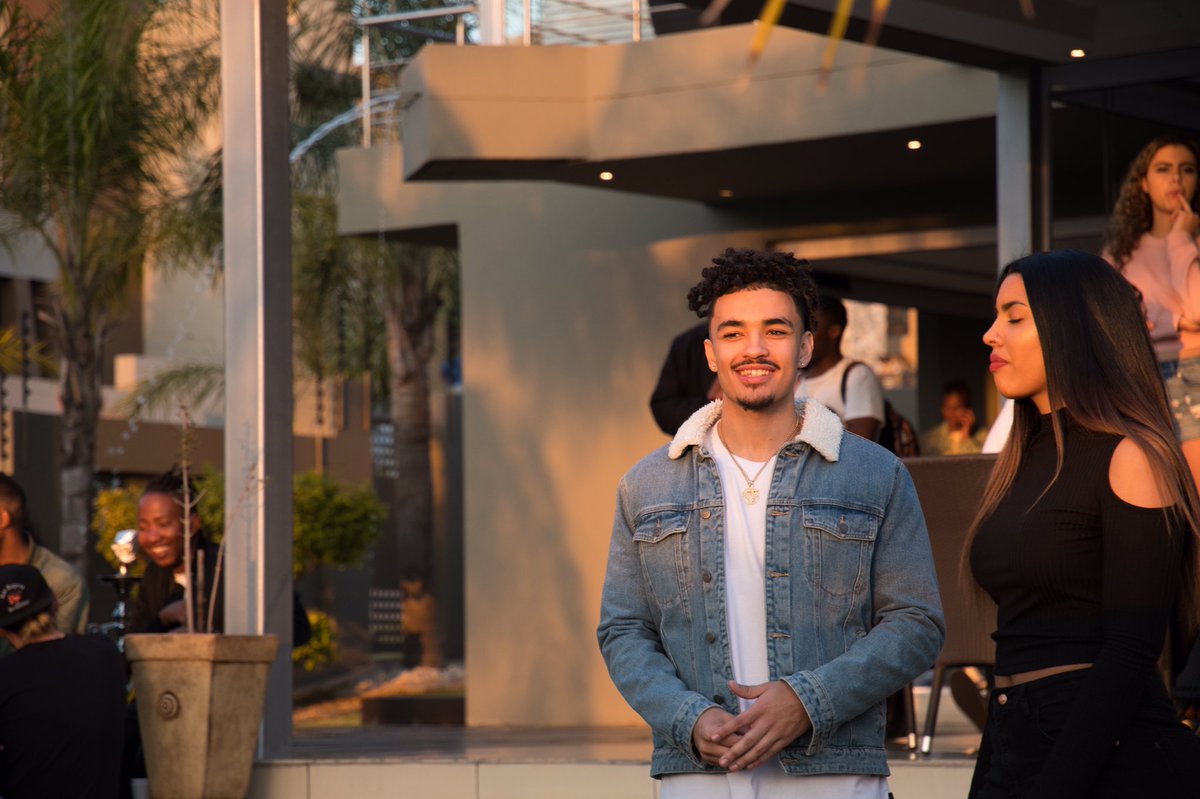 Sliqe's tweet photo. Please RT the #OceansVideo ft .@Shane_Eagle & .@2freshLES is out now. Click on the link to peep π https://t.co/JgoPTegtRv πππππ https://t.co/qLADLPLjGZ