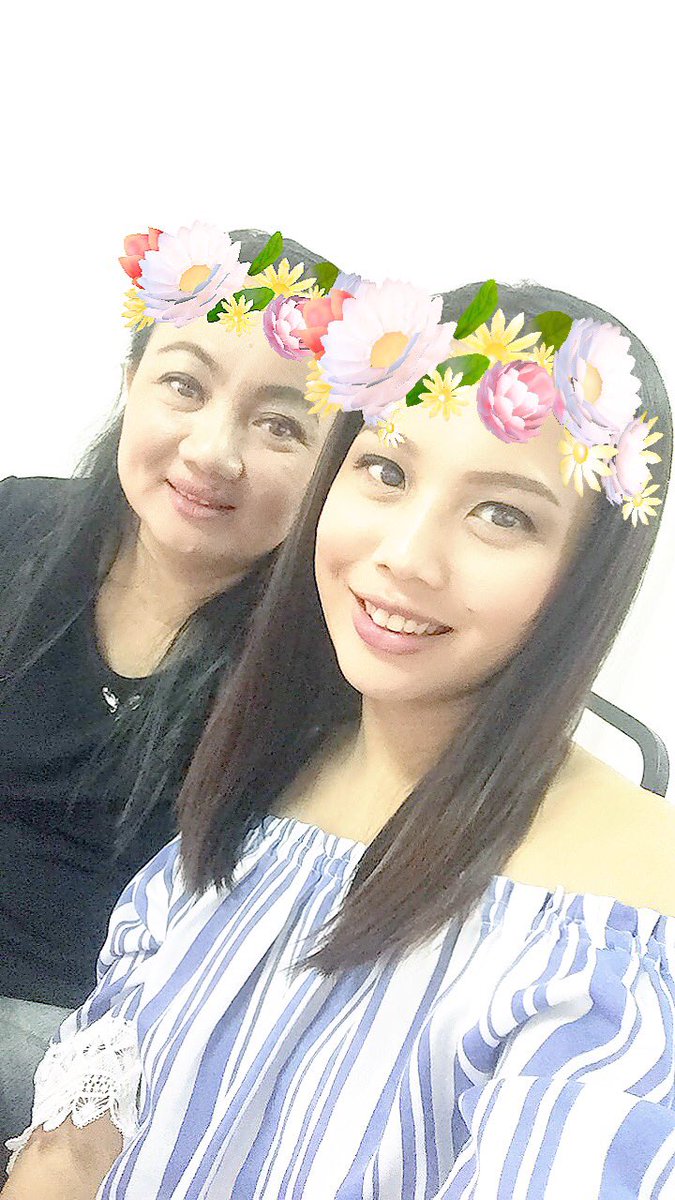 jooniebbuin's tweet photo. say hello to my mom and i #PraiseInTheAsian 🇲🇾 https://t.co/tQ2AoM4yPr