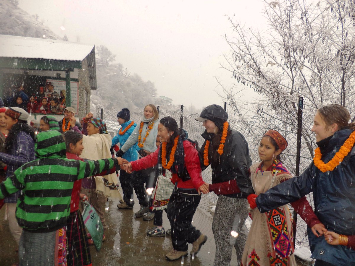 Roopchandnegi's tweet image. COMMUNITY PROJECT WITH TREKKING AND OUTDOOR CAMPING &amp;amp; a lot of fun!
Only in the Indian Himalayas. 
himalayanadventurers.com/community-proj…