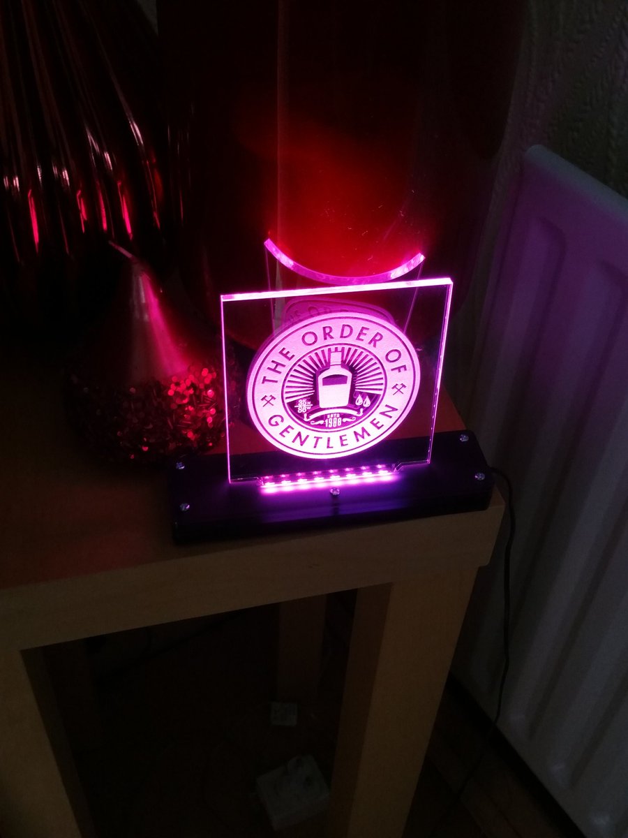 <a href="/CoretecRobotics/">Coretec Robotics</a> <a href="/CannonFodder/">Brian Corteil 🤖</a> I made one similar as a present for a friend  to house a  <a href="/blinkstickrgb/">BlinkStick RGB</a> Strip...