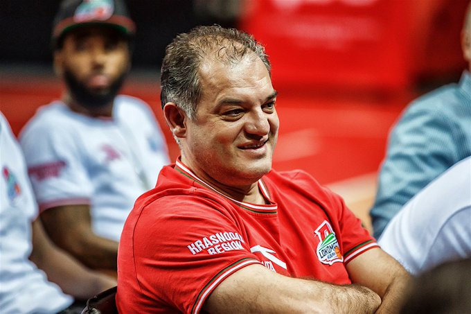 View image on Twitter