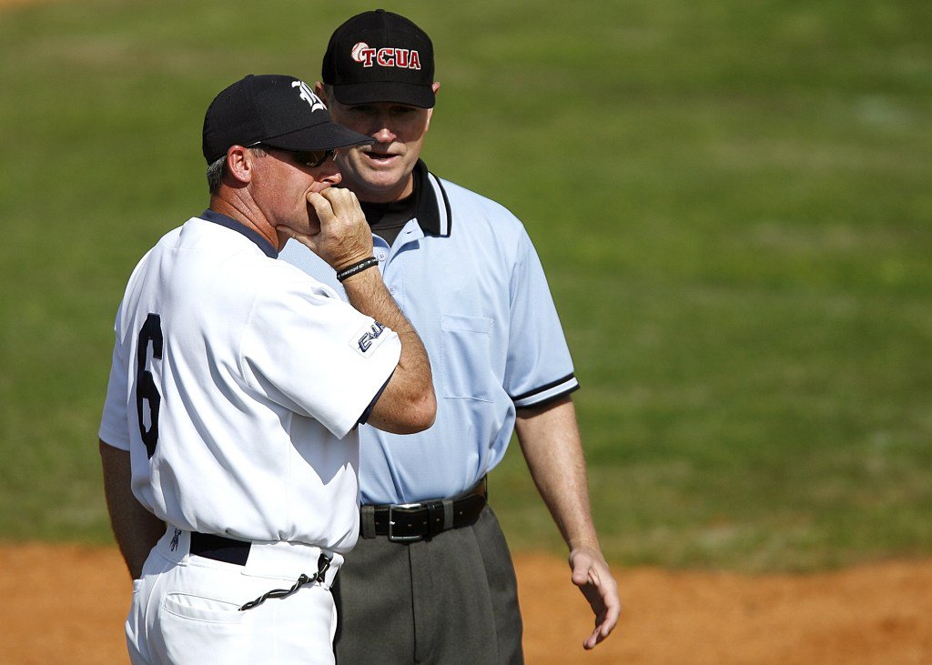 sportscoachweb's tweet photo. Where do you get YOUR feedback from Coach? https://t.co/NqgUgtVi6P https://t.co/1cvklVHAQE
