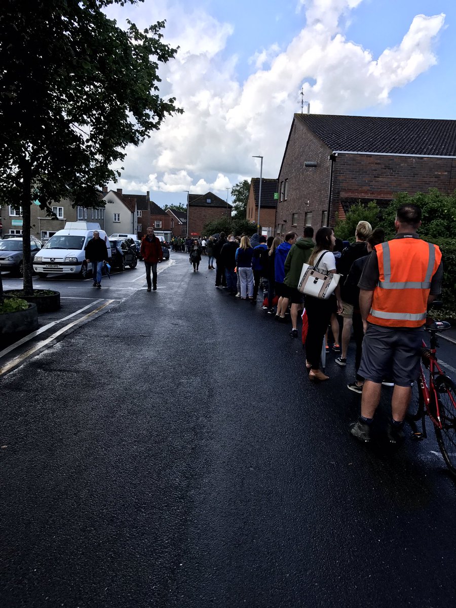 SharpeofPilton's tweet photo. Don't think there'll be many tickets left for @PiltonParty by Tuesday ....! #massivequeue https://t.co/jNTiEM7Iag
