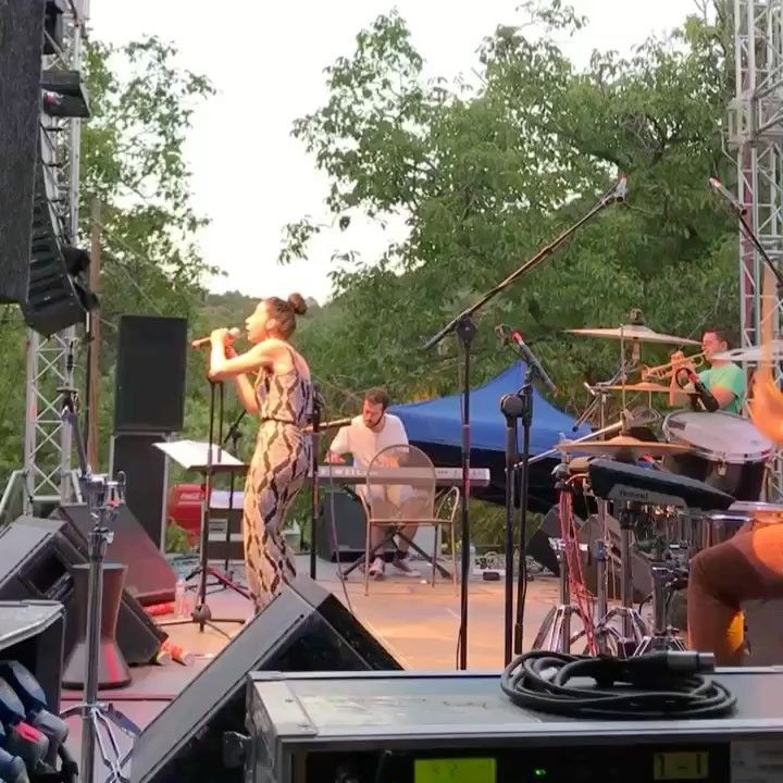 Τι συνέβη χθες στην Καστοριά; Η Μαρίζα Ρίζου στο River Party 😍 #39riverparty buff.ly/2v6l9zn