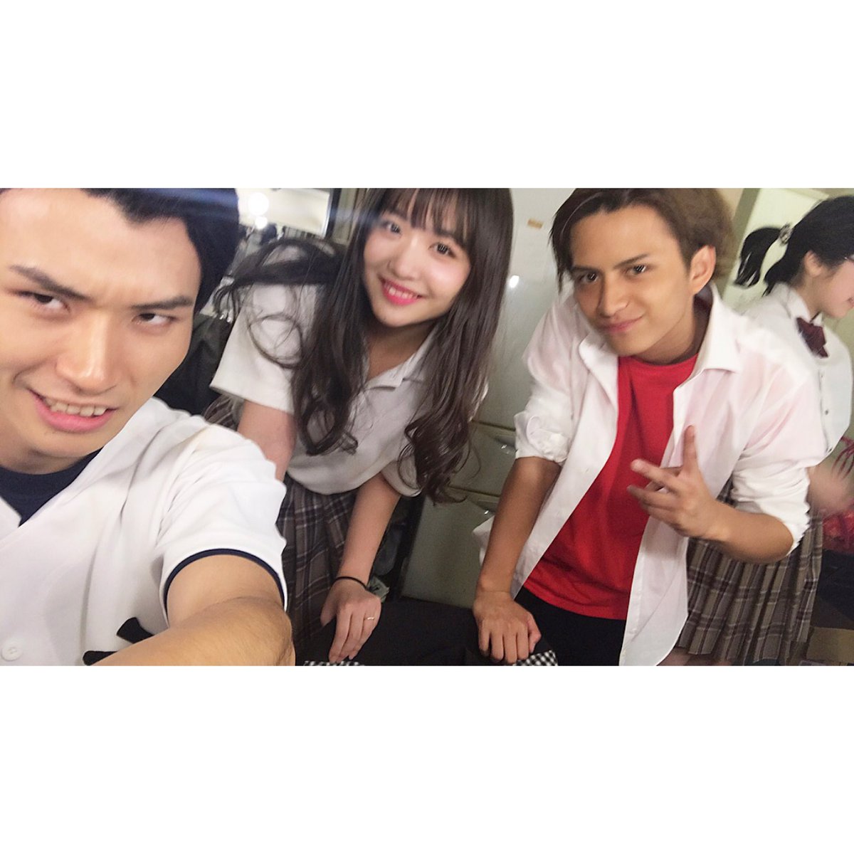 ギャル卒3日目ありがとうございました！
野球部メンバーで⚾️📸
と思ったら学級委員テツコが乱入してきたー！笑

明日は千秋楽です！！
よっしゃー頑張るぞー！！👍 https://t.co/ETocBd9Xgj