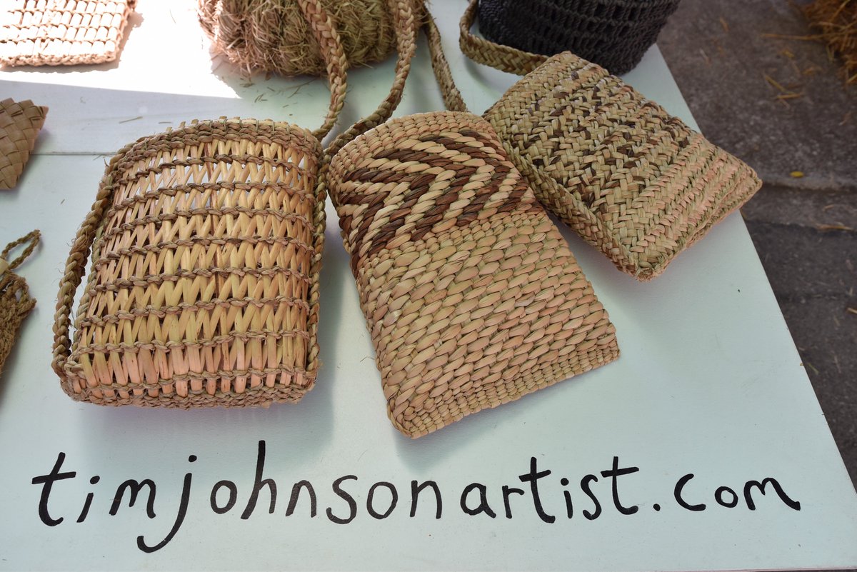 Aquestes són algunes fotos de les primeres hores de <a href="/RacodelArtesans/">Racó del Artesans</a> 2017. Veniu i gaudiu de la festa, l'art i les tradicions. Benvinguts.