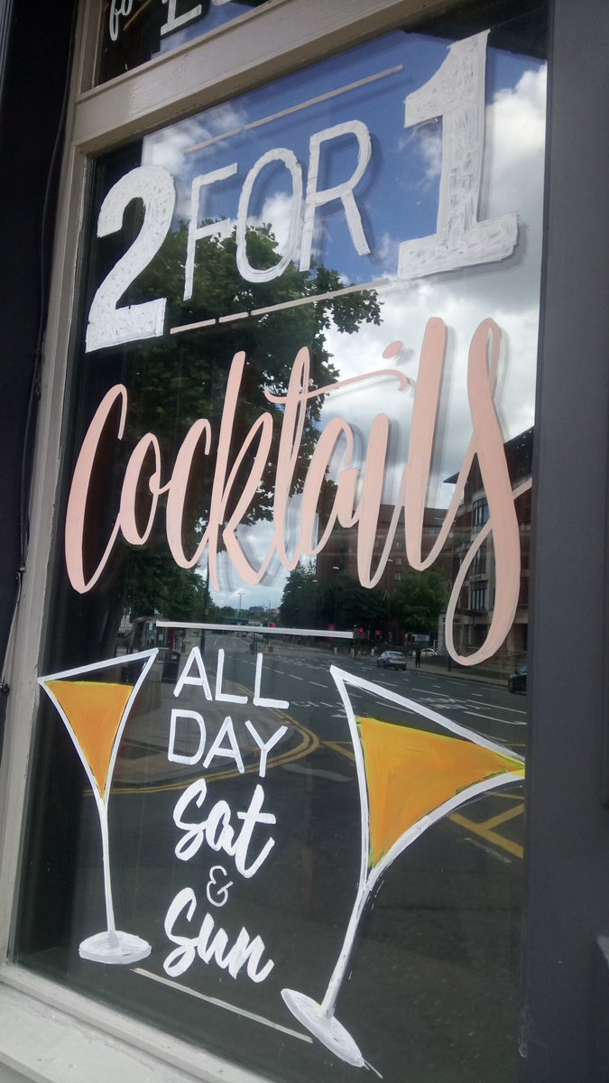 editors_draught's tweet photo. England v South Africa, Villa v Hull and this going on #leeds #Cricket #Football #beer #cocktails https://t.co/RXGYJsO560