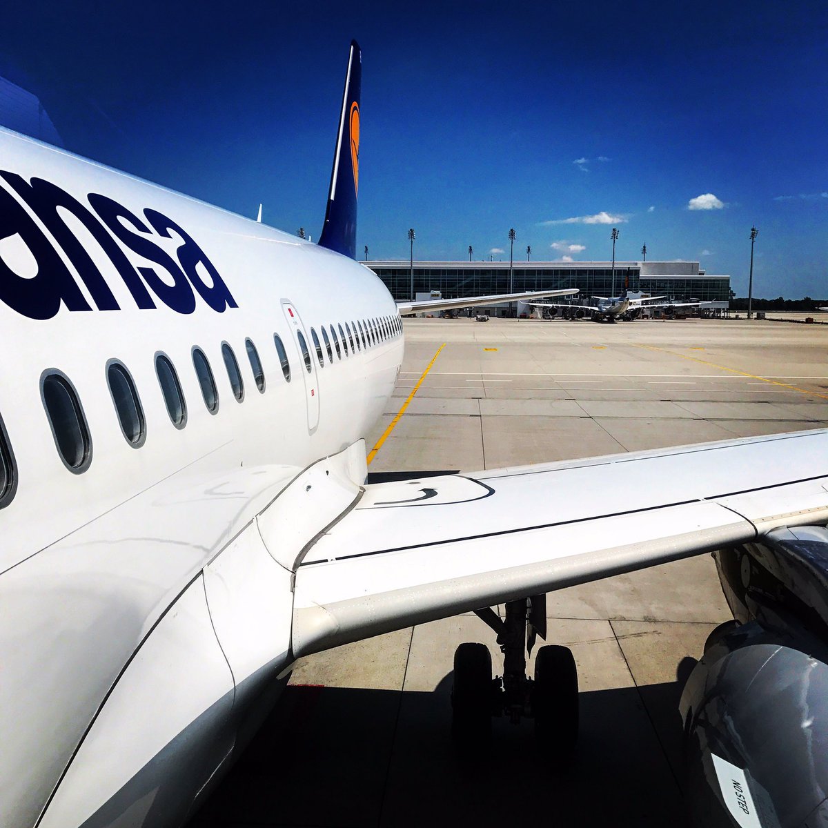 MeindlFCB's tweet photo. Mit @Lufthansa_DE zum #Supercup nach #Dortmund! 🛫 @MUC_Airport #FCBayern #BVBFCB #LH2012 #packmas https://t.co/N7DRr8X7RM