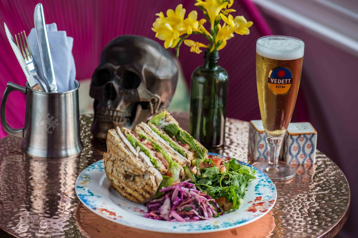 LMArms's tweet image. Stop off for some lunch and fill up for the day! Come back for happy hour cocktails, £4.75 cocktails from 4-8🍸🍹 #cocktails