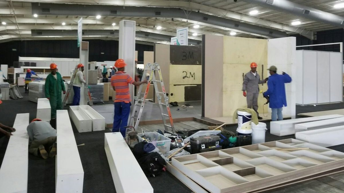 EagleNaran's tweet photo. @DecolamZa day 1 build-up @decorexSA #decorexjhb17 4 more sleeps 😎 9-13 August | Gallagher Convention Centre https://t.co/gjlRzEk8EZ