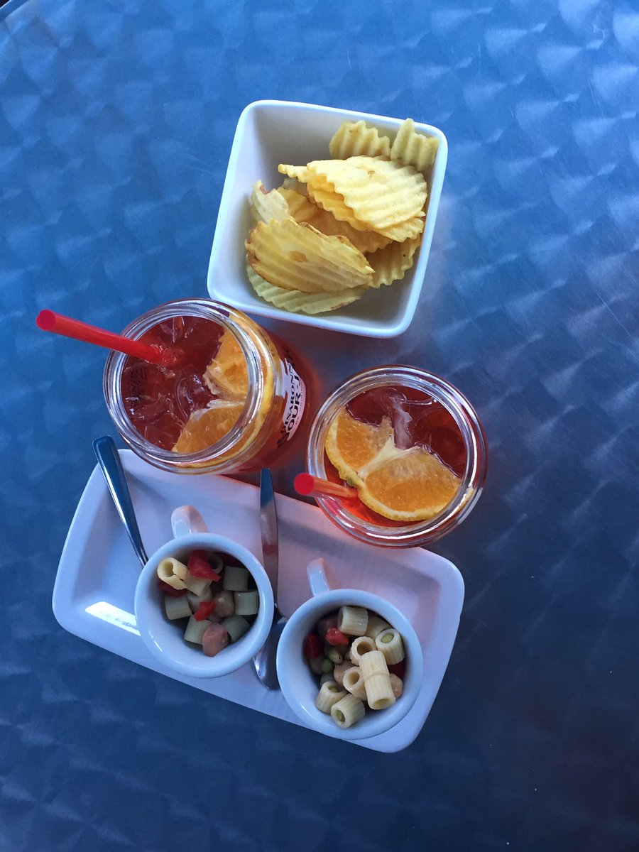 VGallinella's tweet photo. #spritztime #thatsall @LerarioEnrico https://t.co/SSCzOCw6t6