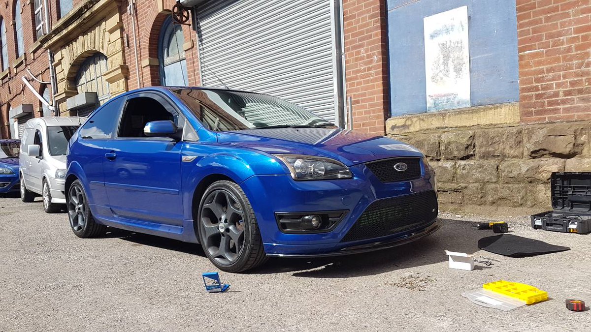 OptimaRemapping's tweet photo. Big job breaking out today ready for #fordfair tomorrow. Splitter now installed. #optimaremapping #stage2 #manchester #oldham https://t.co/VgWsiDYlFv
