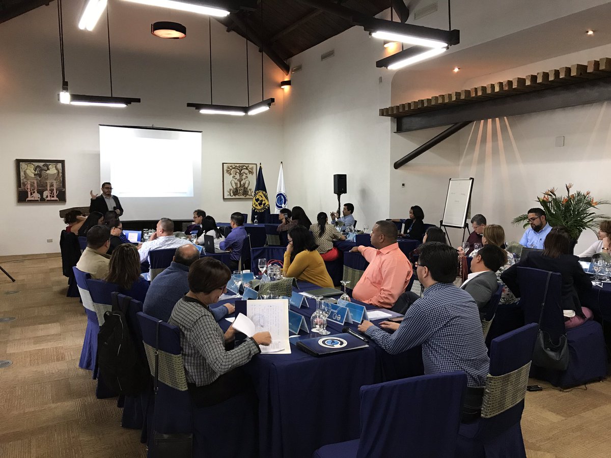 MartinRamosCh's tweet photo. Culminó #seminario sobre control de #facturación para el #Cumplimiento del #IVA, organizado por #CAPTAC-DR, #FMI https://t.co/ekTtuaHHuV