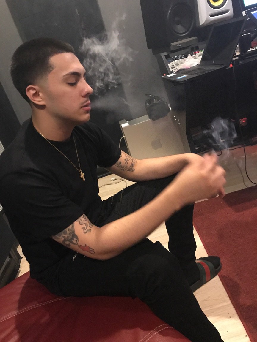 King_Peso409's tweet photo. Lately Ive Been Workin Overnight 🤑🤑🤑😎😎😎 https://t.co/tc8x2vU4nl