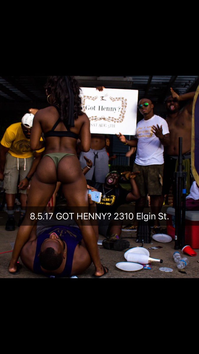 _GotHenny_'s tweet photo. EARLY ARRIVAL IS MANDATORY 😈TONIGHT WE MAKIN BABIES #Gothenny #tgp2k17 #freehenny #txsu21 #bottles #issadrunk https://t.co/dB1eLFzvWc