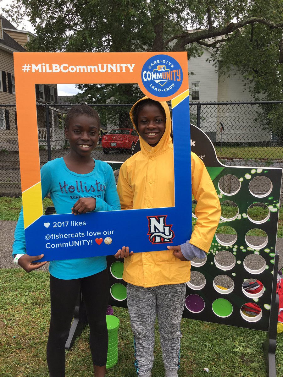 FisherCats's tweet photo. All smiles in front, but in the back, an epic Connect Four battle rages on #MiLBCommUNITY #FerociousFun https://t.co/H0Dj49ws1f