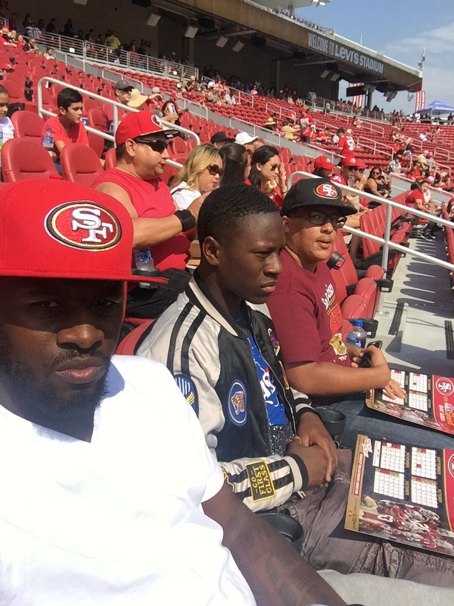 FootballJfk's tweet photo. At #opentrainingcamp#49ers https://t.co/guqScQFkcL