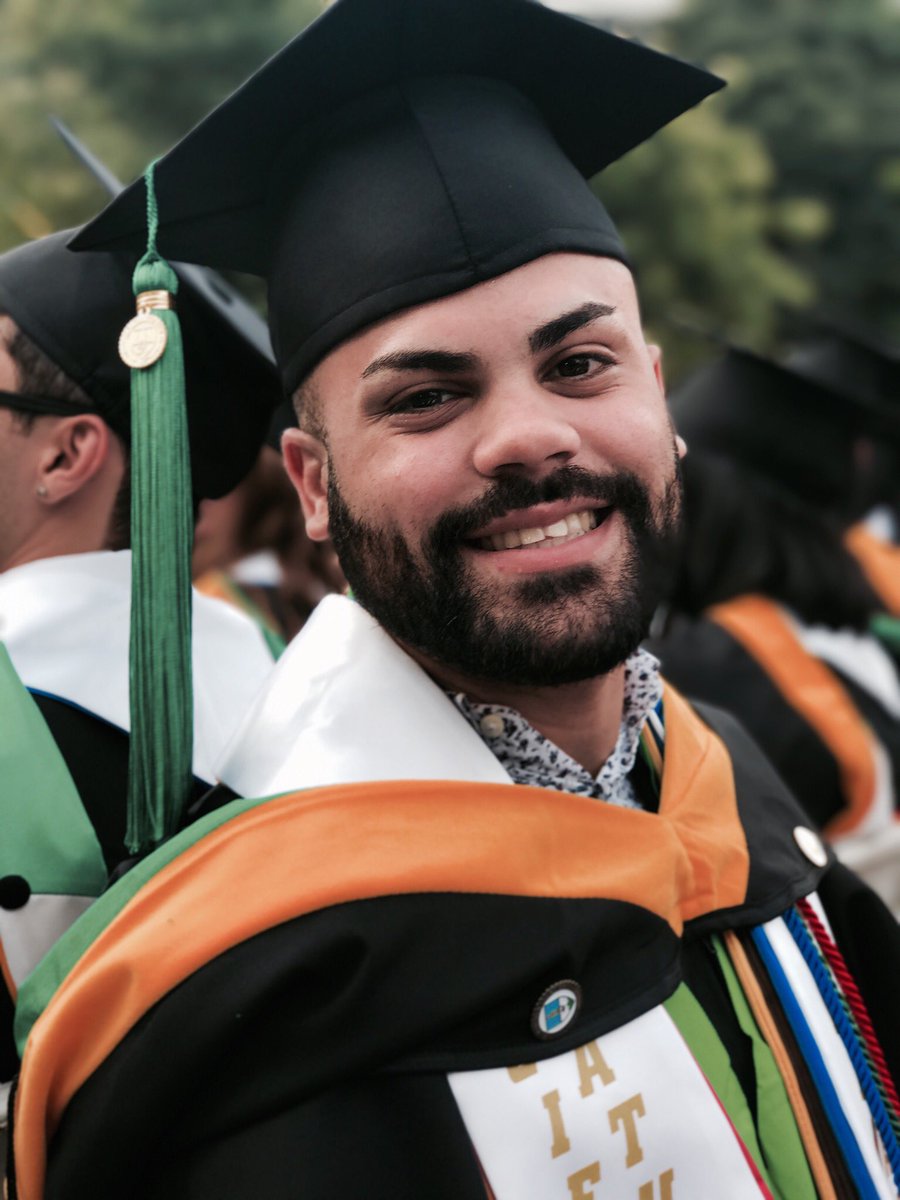 carlossenrique1's tweet photo. Oficialmente terminé mi BS en Ciencias Naturales 👨🏻🎓✨ I did it
#FuturePharmD #GradDorada17 https://t.co/902CLRO4oW