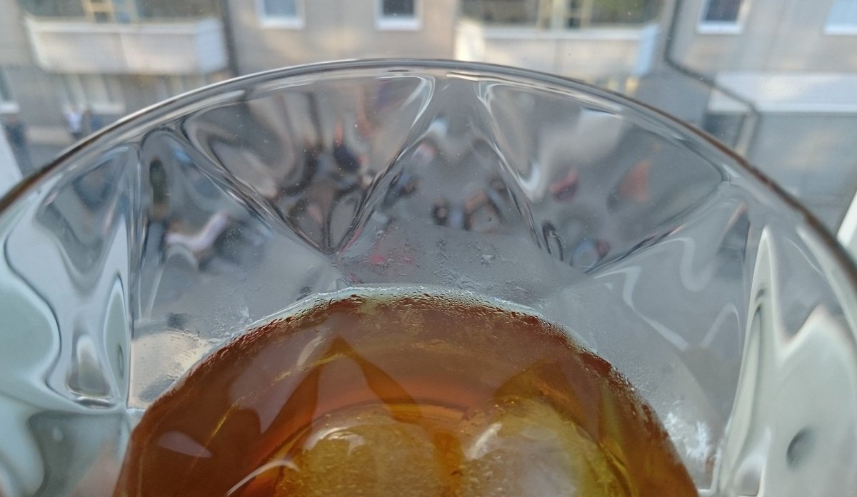 Mr_Riionsaari's tweet photo. Nautin Talisker Dark Storm #viski 'ä ja kuuntelen #KBP2017 Kohtaus ry lavalla esiintyvää Lojohh yhtyettä.

#Helsinki #Kallio @kallioliike https://t.co/kqjZ9xGLHU