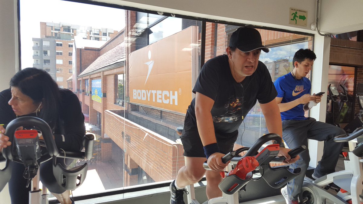 FlanaganDJ's tweet photo. Sigue la lucha para bajar 25 kg. #Fitness (@ Bodytech in Bogotá, Distrito Capital) https://t.co/PkTCIADTXs https://t.co/R38LmuIdrX